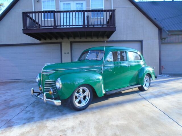 ** 1940 PLYMOUTH DELUXE TOURING SEDAN ** COMPLETE RESTORATION * 1940 Plymouth Deluxe Touring Sedan