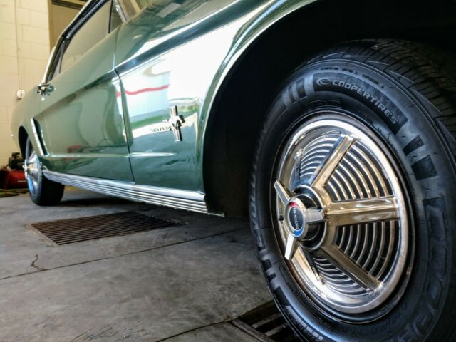 +++++ 1965 Ford Mustang Convertible w/ factory A/C!!! +++++ 1965 Ford Mustang Pony edition