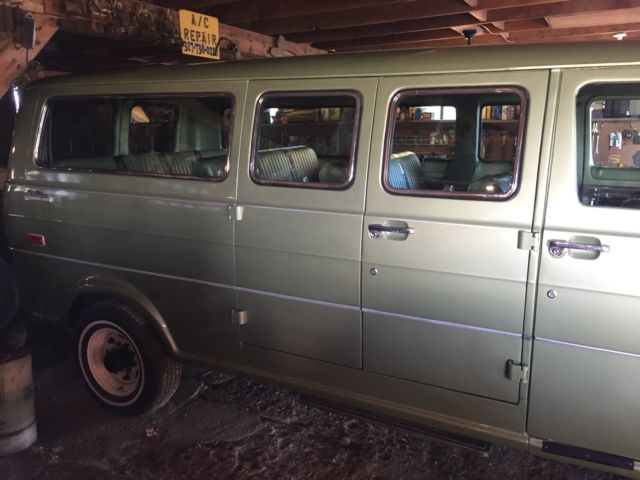 1970 Ford E-Series Van Club Wagon - photo 10