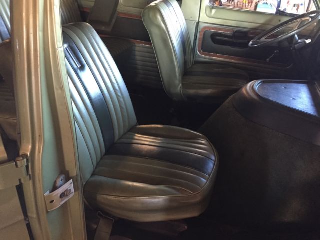 1970 Ford E-Series Van Club Wagon - photo 13