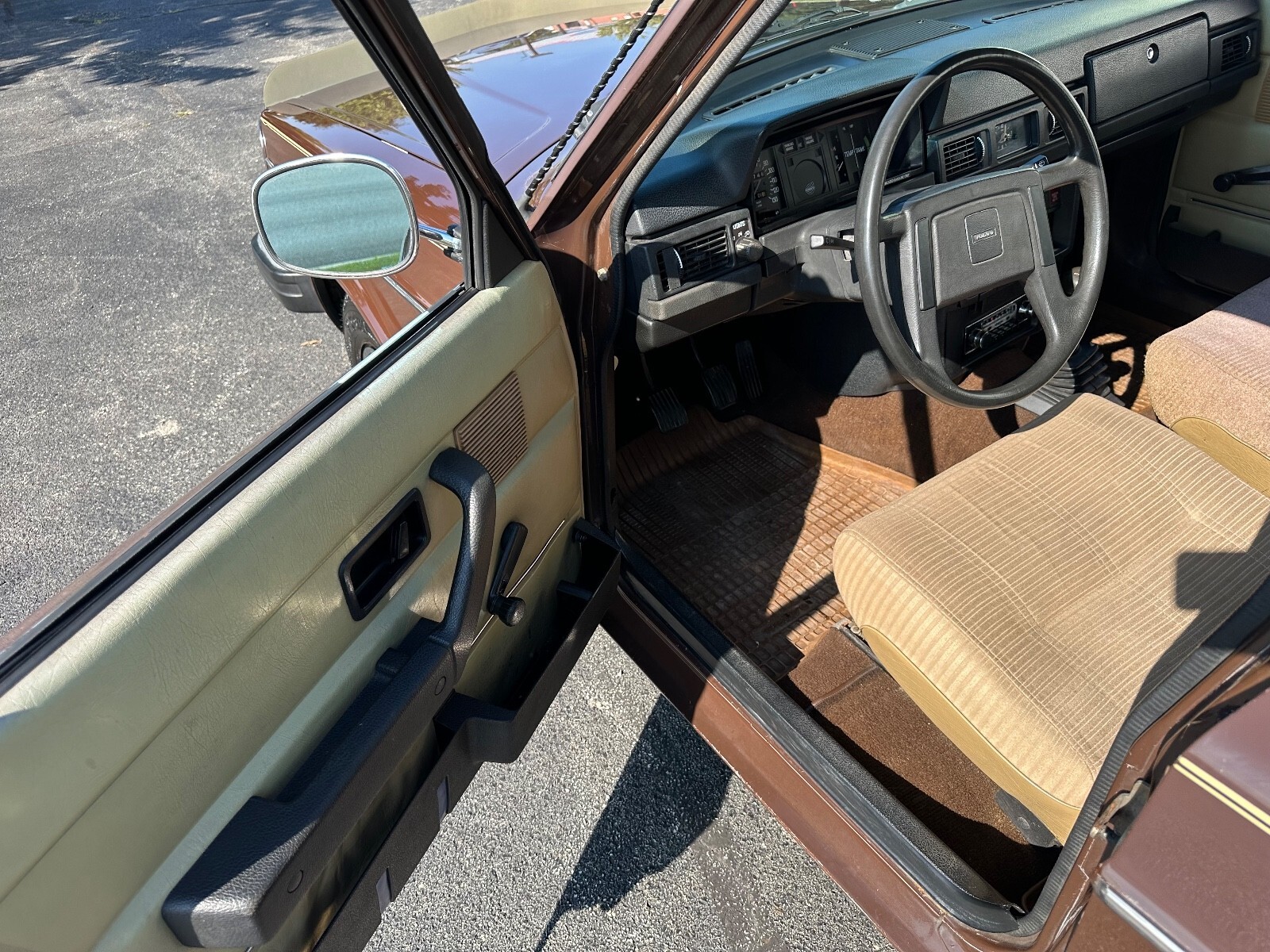 1979 Volvo 240 244DL 4-SPEED MANUAL 1 OWNER - photo 10