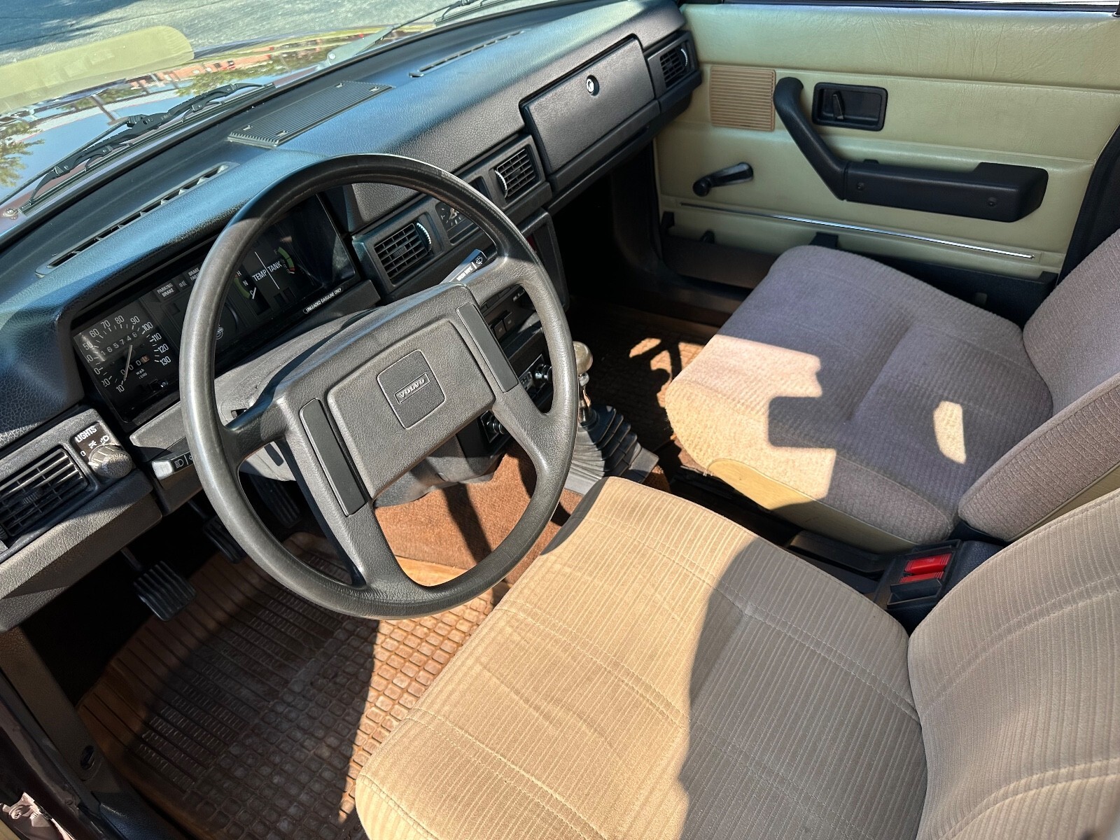 1979 Volvo 240 244DL 4-SPEED MANUAL 1 OWNER - photo 11