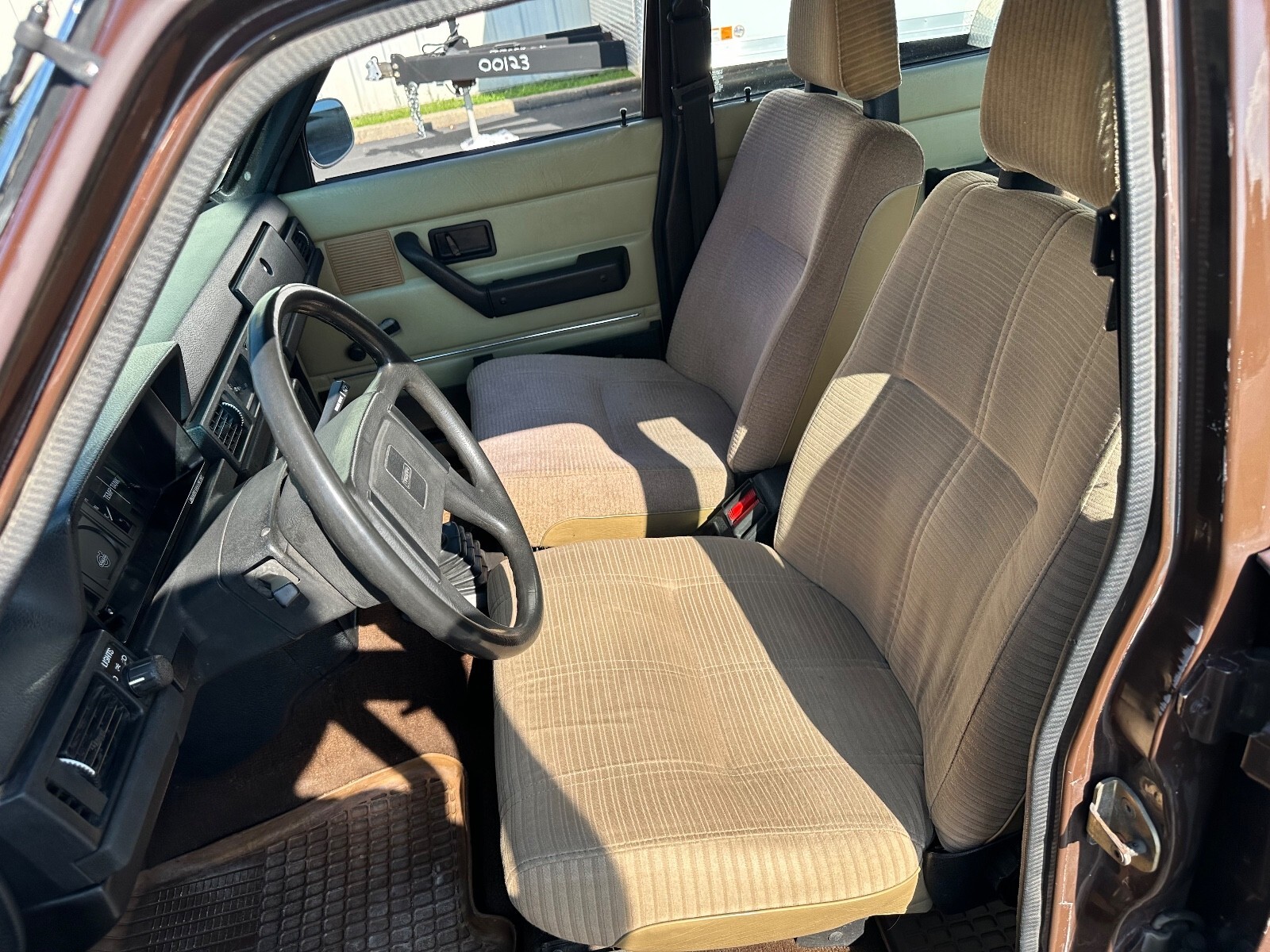 1979 Volvo 240 244DL 4-SPEED MANUAL 1 OWNER - photo 12