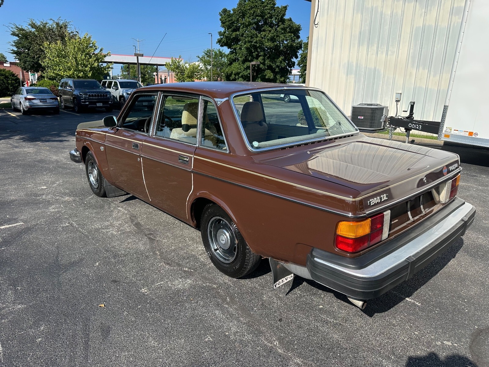 1979 Volvo 240 244DL 4-SPEED MANUAL 1 OWNER - photo 3