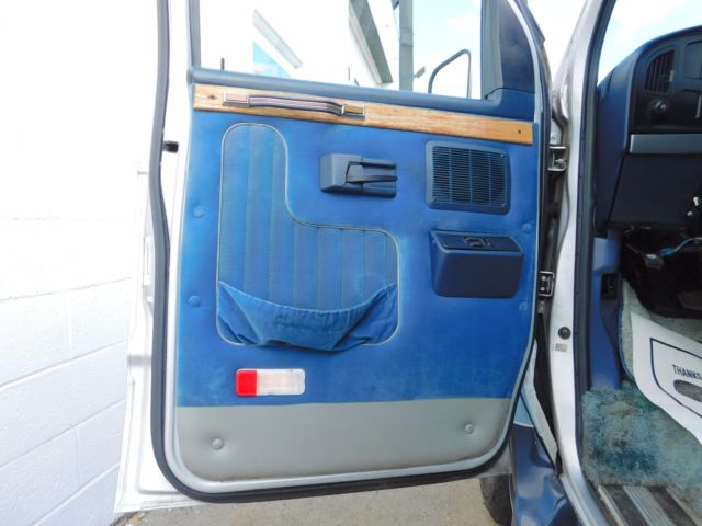 1992 Ford E-Series Van XL Extended Cargo Van 2-Door - photo 11