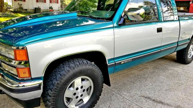 1994 Chevrolet C/K Pickup 1500 SILVERADO - photo 2