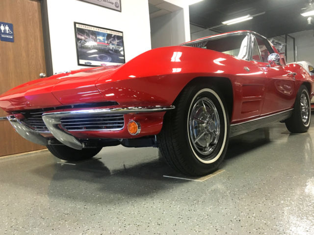 1963 Chevrolet Corvette Convertible! Beautiful color combination - photo 2