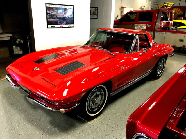1963 Chevrolet Corvette Convertible! Beautiful color combination - photo 3