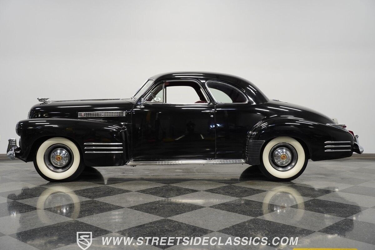 1941 Cadillac Series 62 Coupe - photo 4