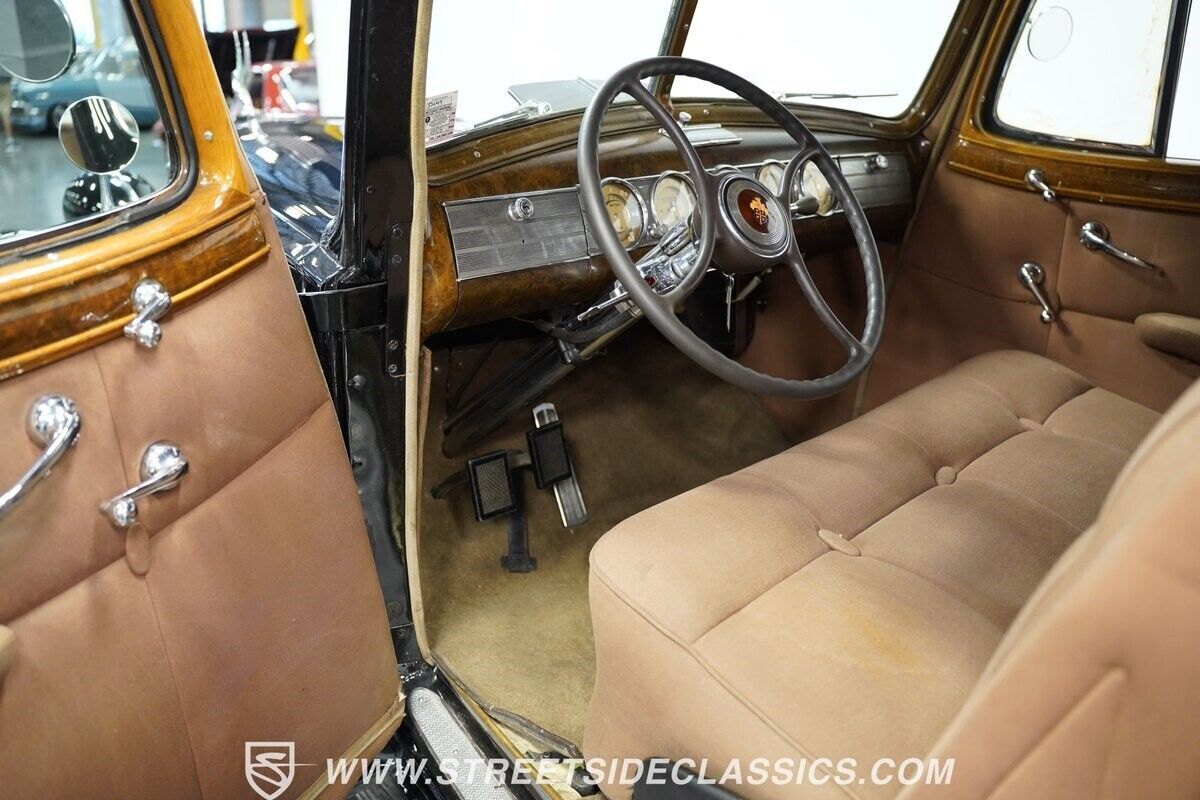 1939 Packard Twelve Touring Sedan - photo 5