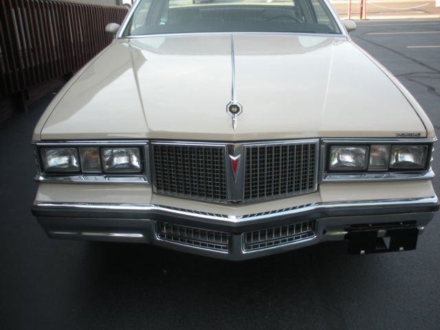 1981 Pontiac Bonneville - photo 8