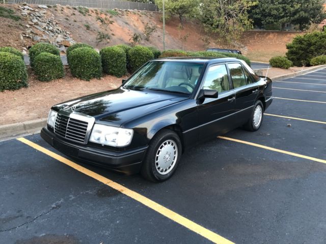 --- Beautiful 1990 Mercedes Benz 300E, EURO Lights, MP3, Matte Black Trim --- 1990 Mercedes-Benz 300-Series 300E