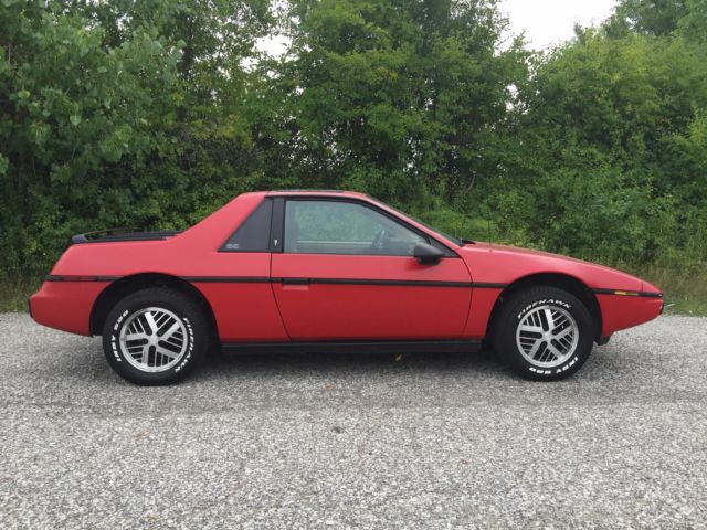 1984 Pontiac Fiero 2m4 - photo 2