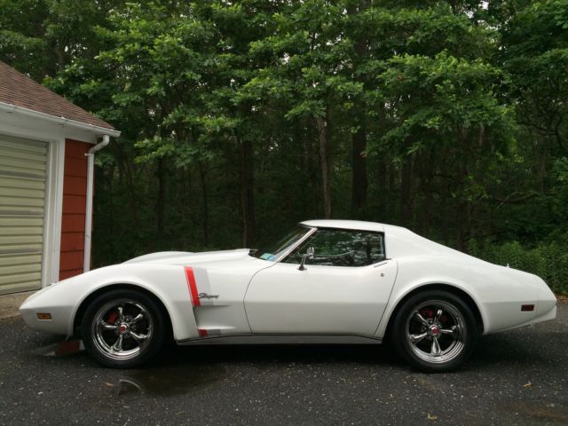 # matching, 50k orig mil, Automatic, Tilt/telescopic, AC, rear defogger. 1975 Chevrolet Corvette