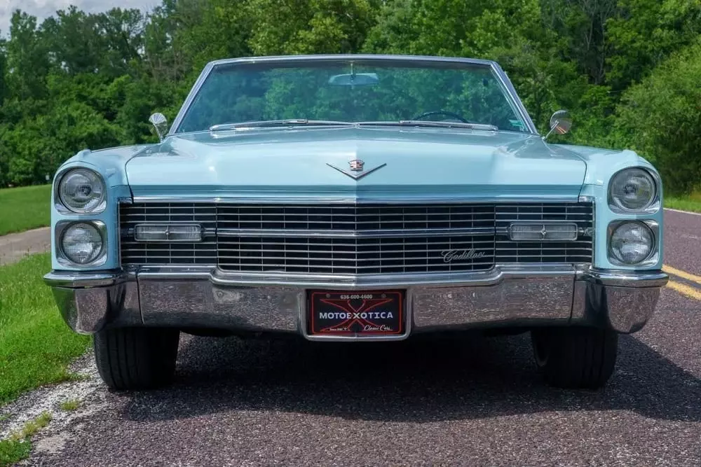 1966 Cadillac Coupe Deville Convertible Convertible - photo 2