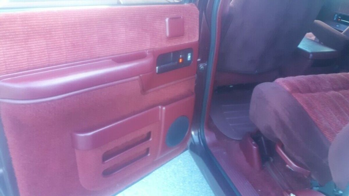 1993 GMC Suburban - photo 13