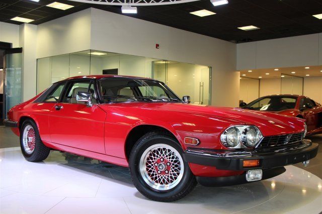 -RARE, ONE OF 99, AUTO, RED/ MAGNOLIA, SPORT SEATS, BURLED ELM WOOD, RED PIPING! 1989 Jaguar XJS