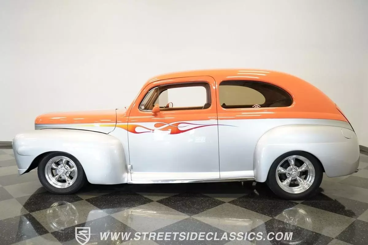 1947 Ford Deluxe - photo 3