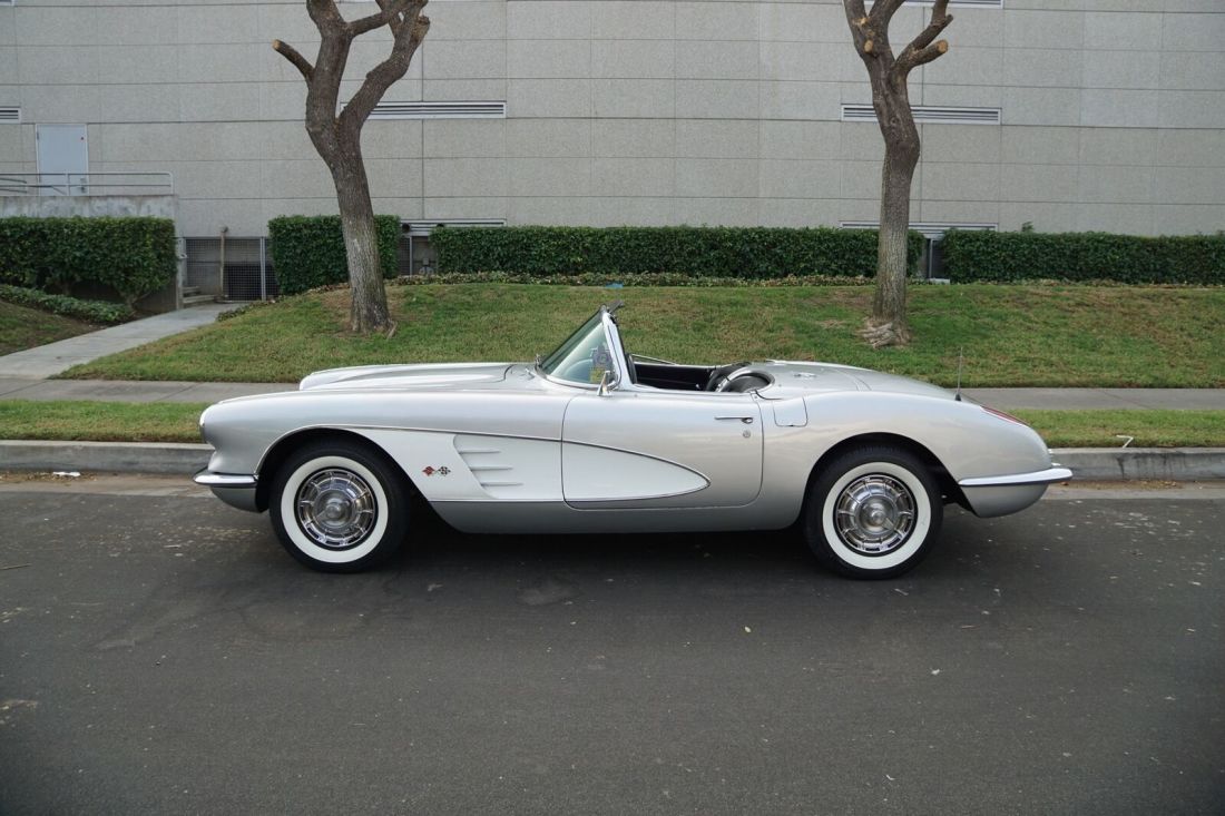 1959 Chevrolet Corvette 283/270HP 2x4V V8 Convertible - photo 2