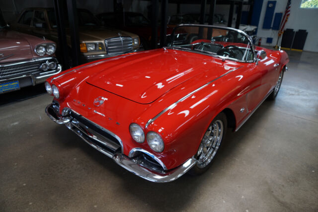 0 350/300HP V8 AutomaticConvertible 1962 Chevrolet Corvette Custom --