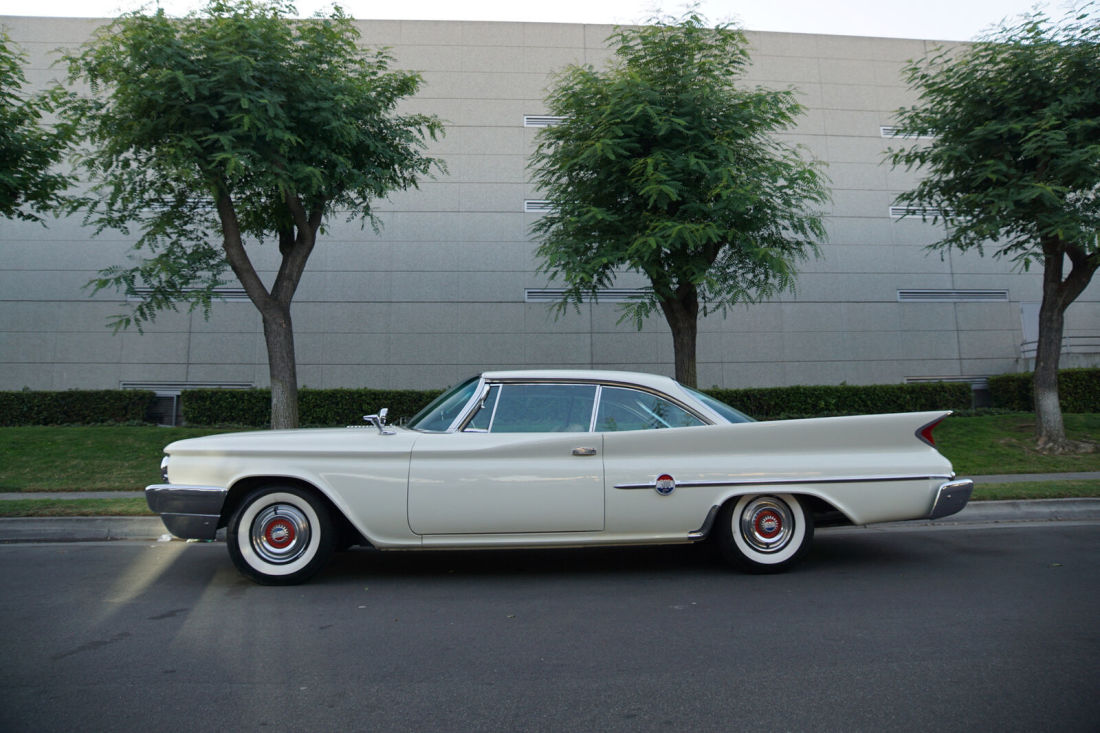 1960 Chrysler 300F 2 Door Hardtop 413/375HP V8 - photo 4