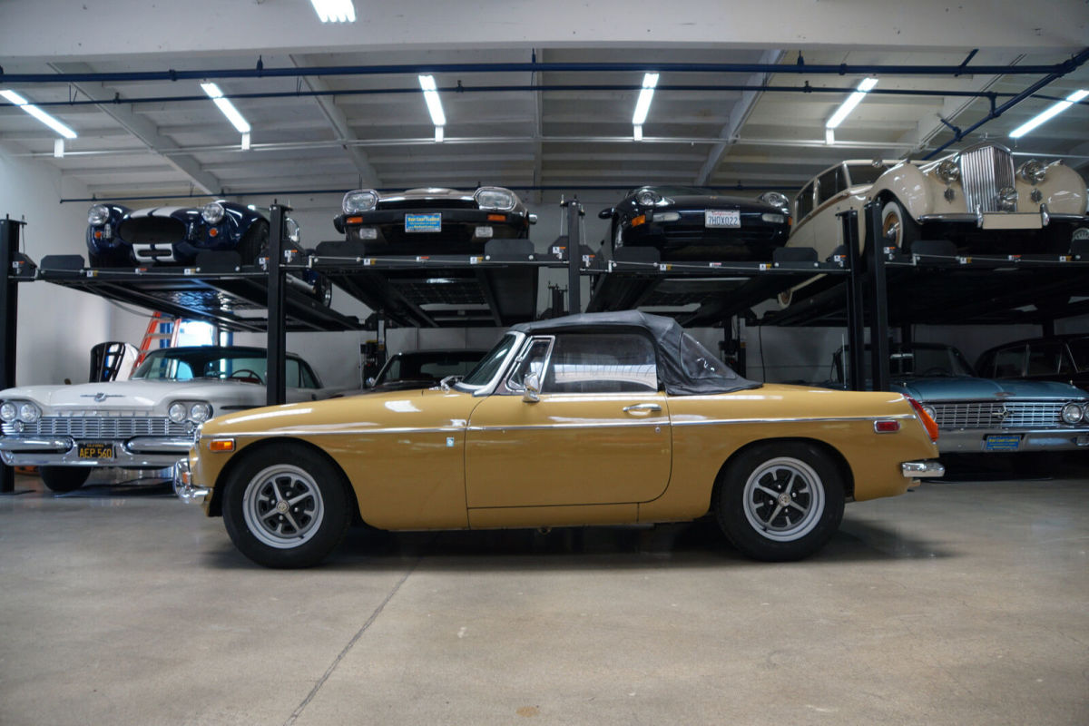 1972 MG MGB Mark III Roadster - photo 2