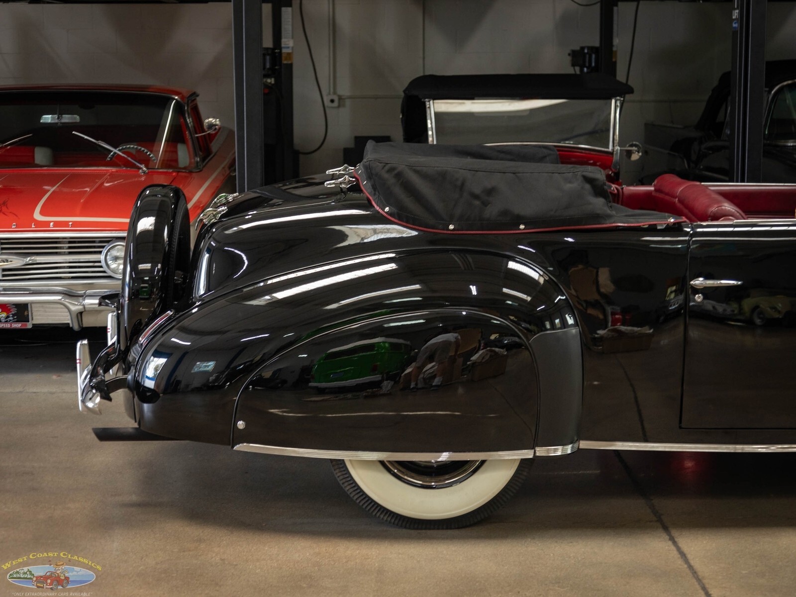 1940 Lincoln Zephyr Continental V12 Convertible - photo 2