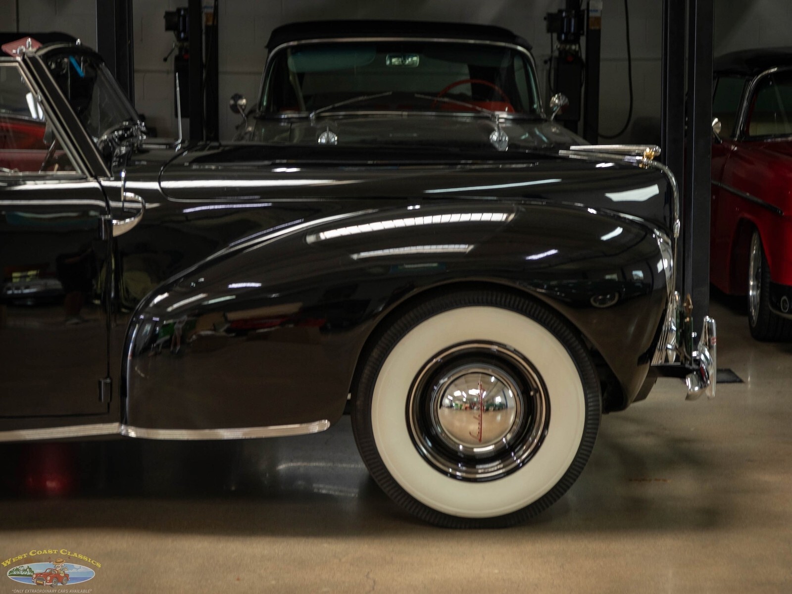 1940 Lincoln Zephyr Continental V12 Convertible - photo 4