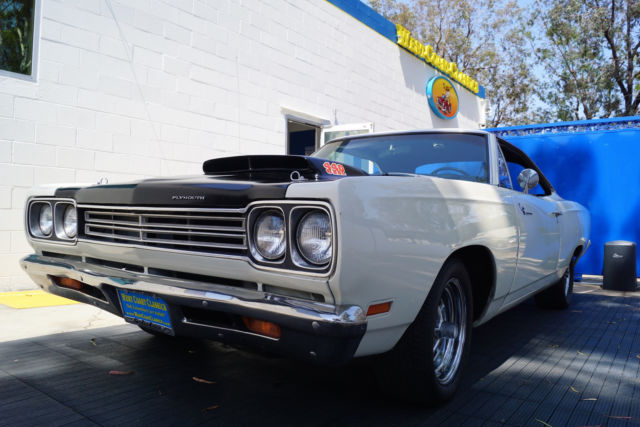 0 Miles 440/390HP 3x2V 6 PACK V8 Automatic2 Door Hardtop 1969 Plymouth Road Runner --