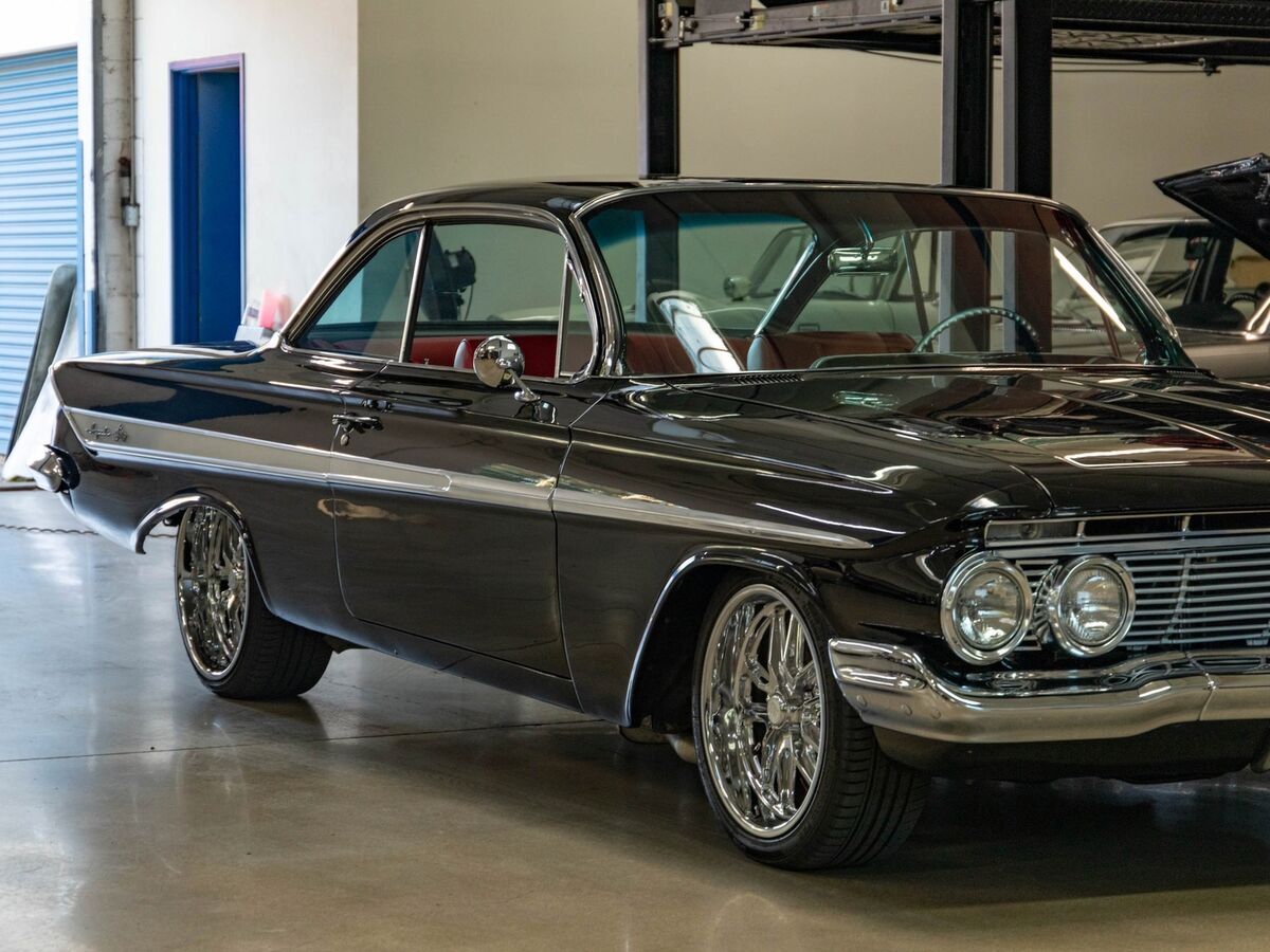 1961 Chevrolet Impala 454 V8 4 spd Custom 2 Door Hardtop - photo 11