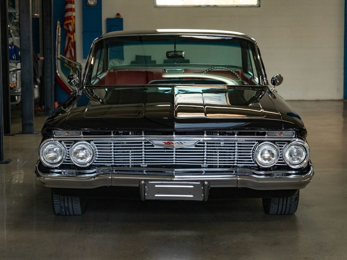 1961 Chevrolet Impala 454 V8 4 spd Custom 2 Door Hardtop - photo 13