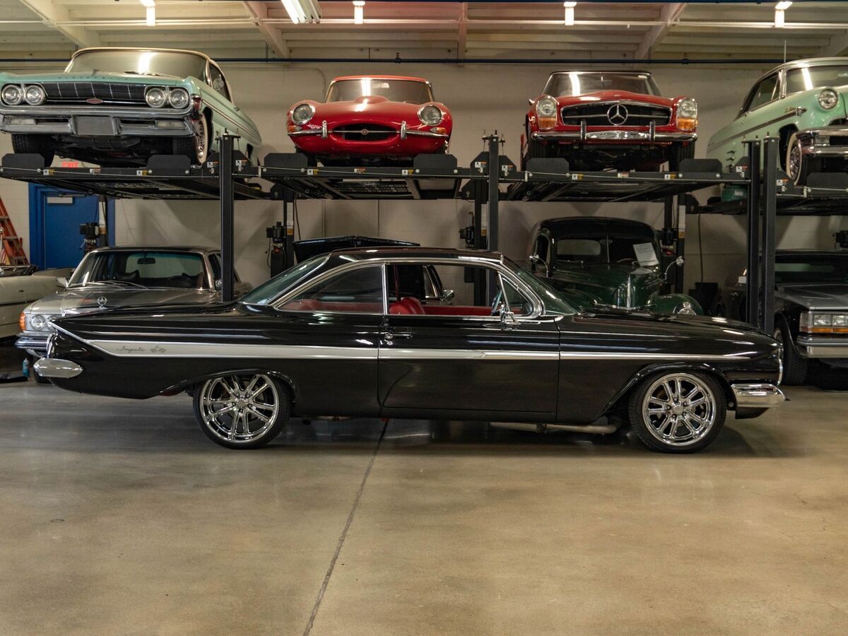 1961 Chevrolet Impala 454 V8 4 spd Custom 2 Door Hardtop - photo 3