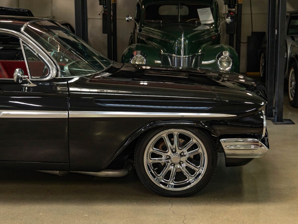 1961 Chevrolet Impala 454 V8 4 spd Custom 2 Door Hardtop - photo 4