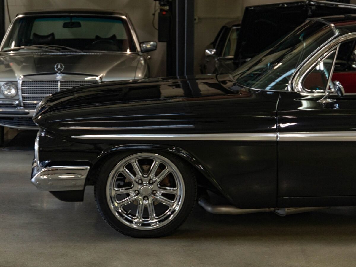 1961 Chevrolet Impala 454 V8 4 spd Custom 2 Door Hardtop - photo 5