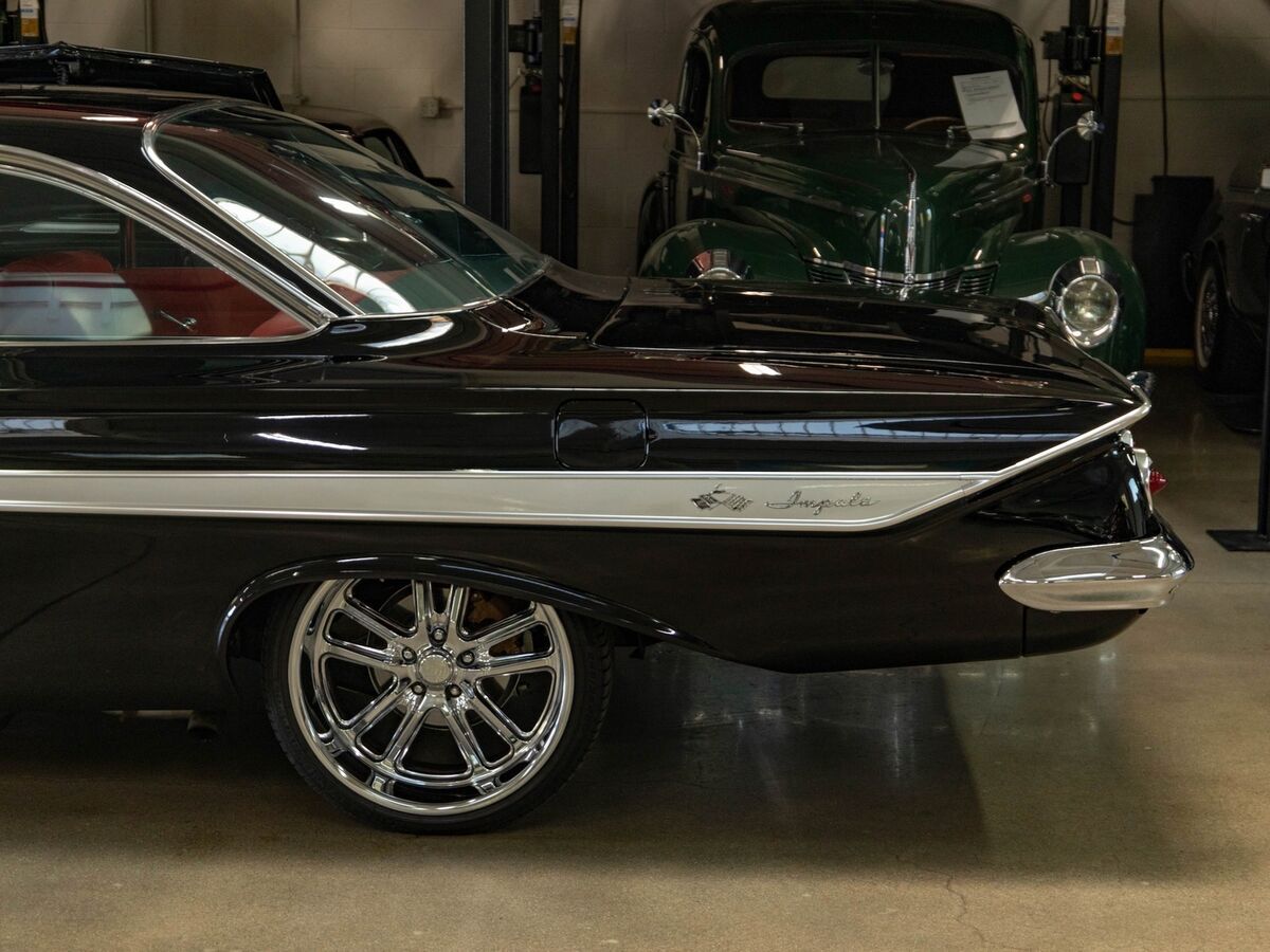1961 Chevrolet Impala 454 V8 4 spd Custom 2 Door Hardtop - photo 7