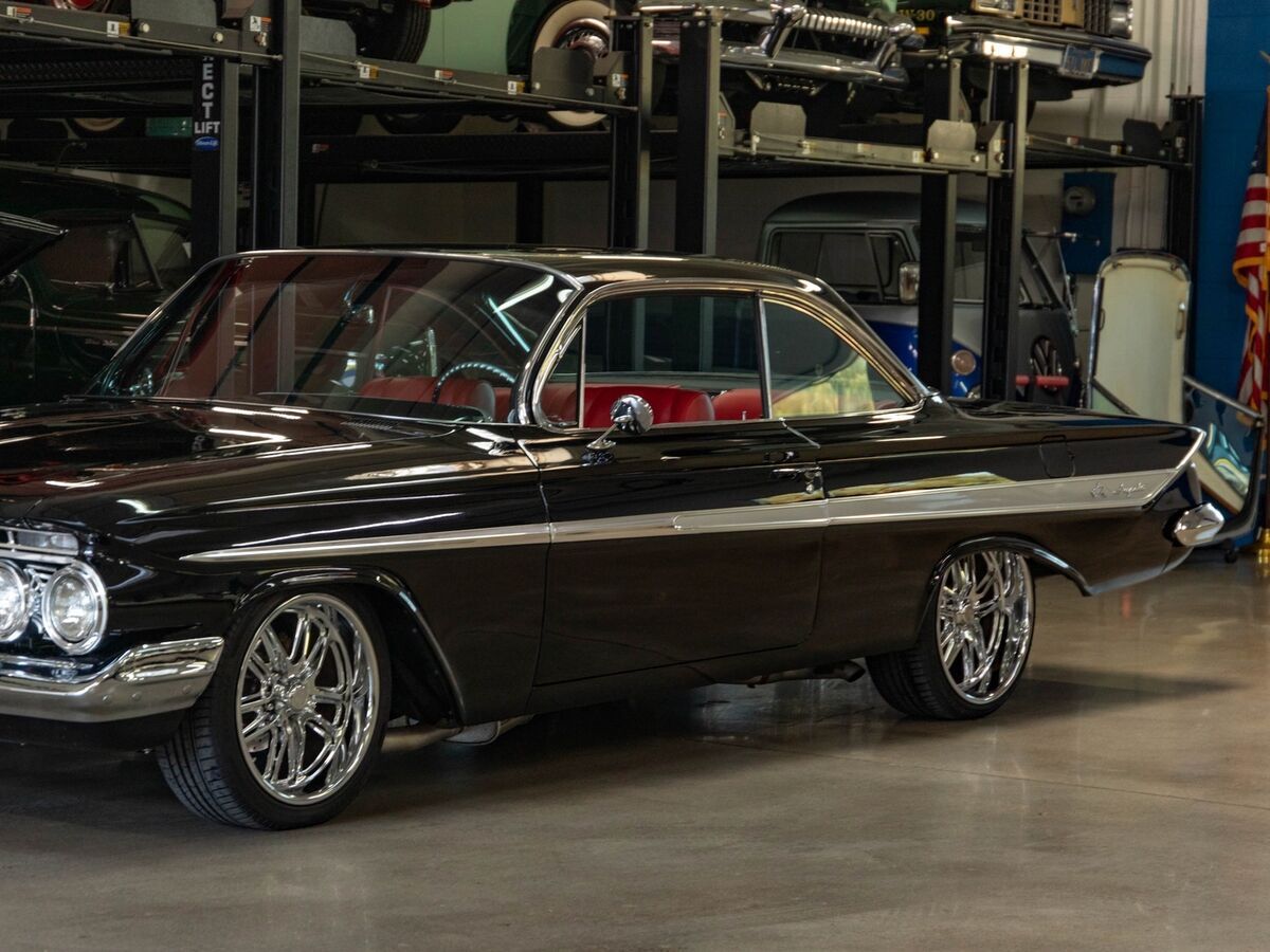 1961 Chevrolet Impala 454 V8 4 spd Custom 2 Door Hardtop - photo 9
