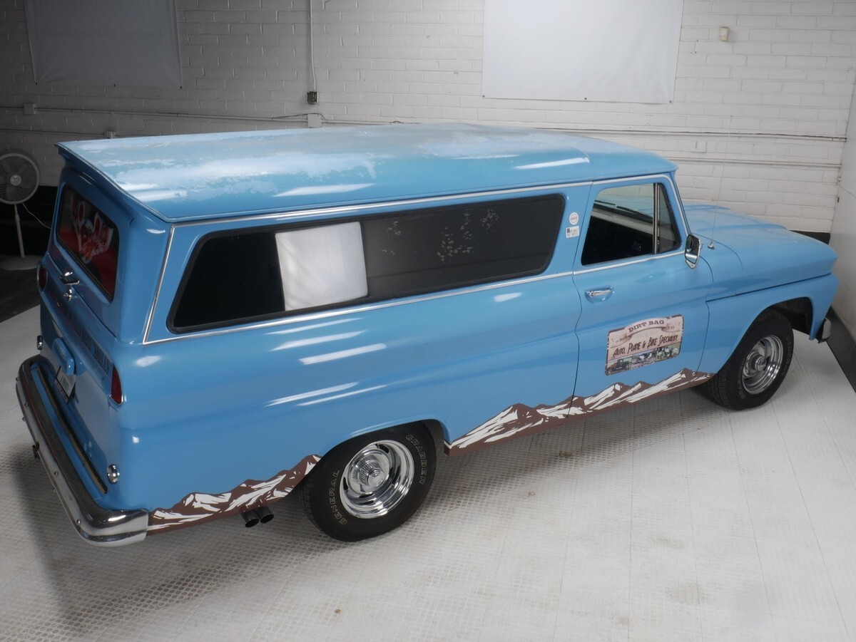 1965 GMC Suburban - photo 10