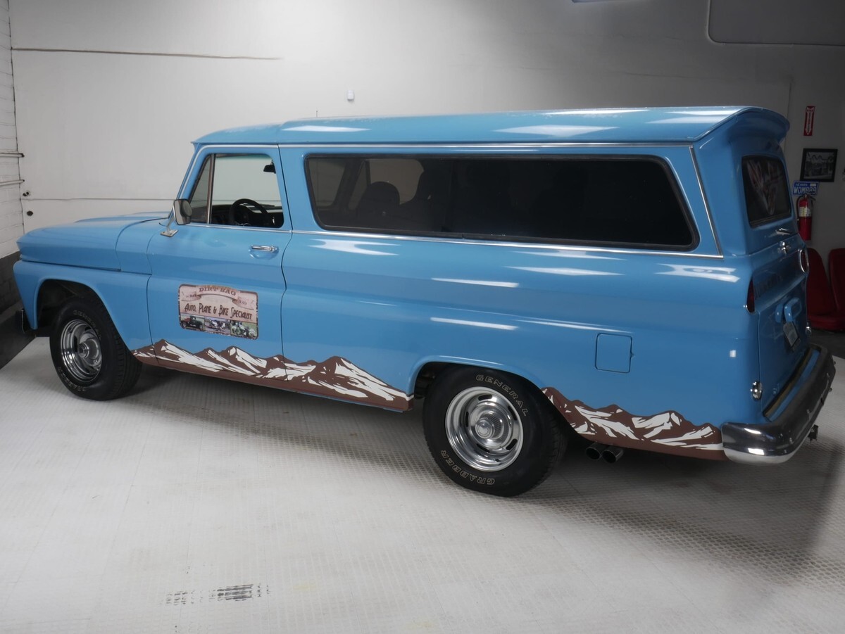 1965 GMC Suburban - photo 11