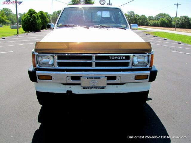 1988 Toyota Pickup 4x4 " ONE OWNER " ORIGINAL PAINT ! 136K MILES ! - photo 2