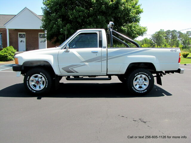 1988 Toyota Pickup 4x4 " ONE OWNER " ORIGINAL PAINT ! 136K MILES ! - photo 6