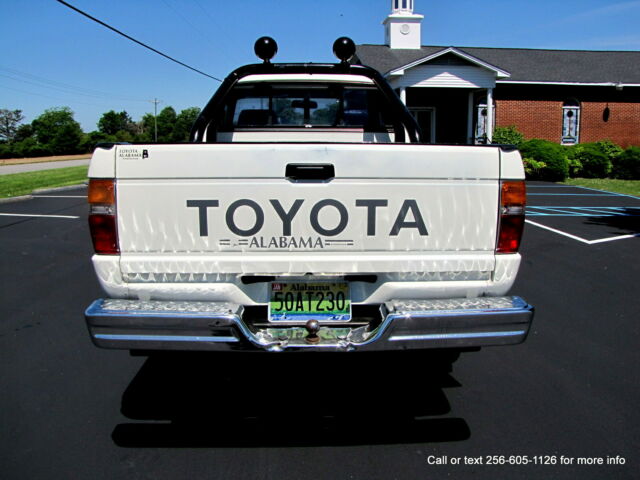 1988 Toyota Pickup 4x4 " ONE OWNER " ORIGINAL PAINT ! 136K MILES ! - photo 8
