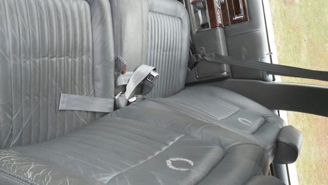 1990 Cadillac Brougham DeElegance - photo 7