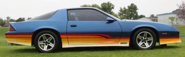 1987 Chevrolet Camaro Z28 IROC-Z - photo 2