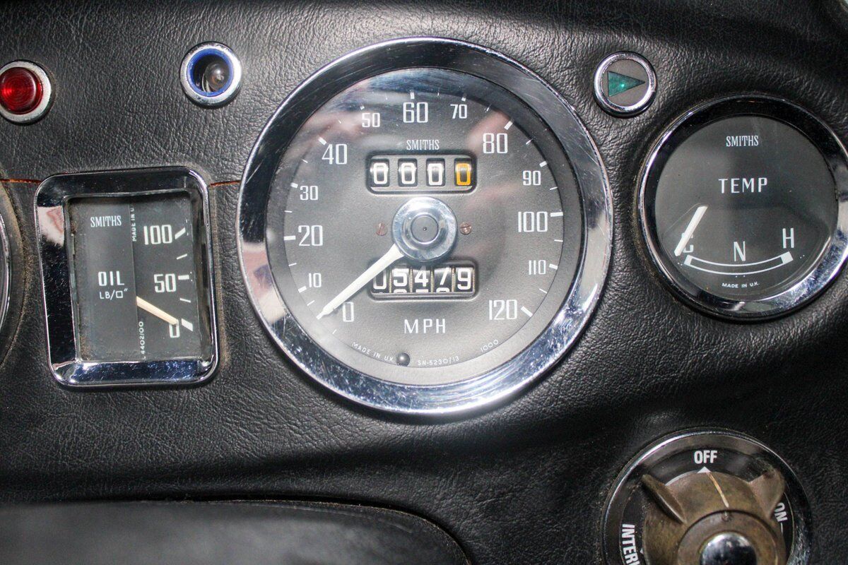 1974 MG MGB-GT - photo 12