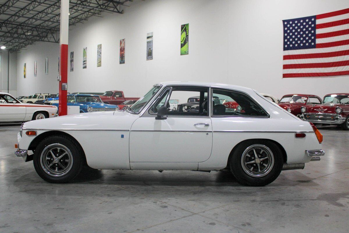 1974 MG MGB-GT - photo 2