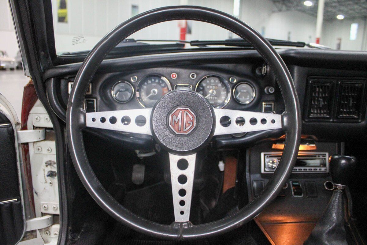 1974 MG MGB-GT - photo 9