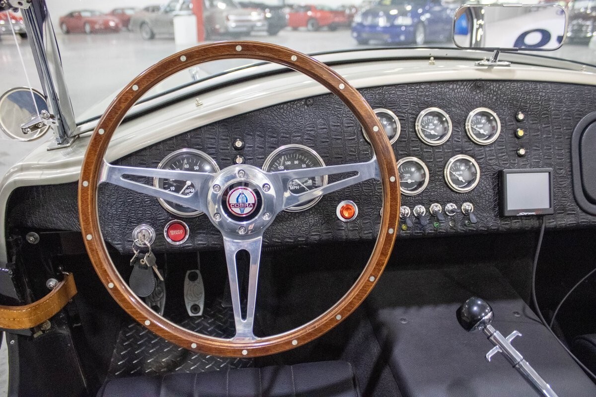 1965 Shelby Cobra Factory Five Replica - photo 10