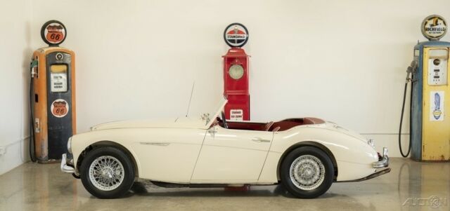 1961 Austin Healey 3000 Mark 1 BT7 Roadster - photo 2