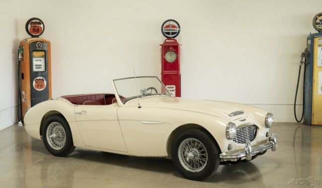 1961 Austin Healey 3000 Mark 1 BT7 Roadster - photo 7