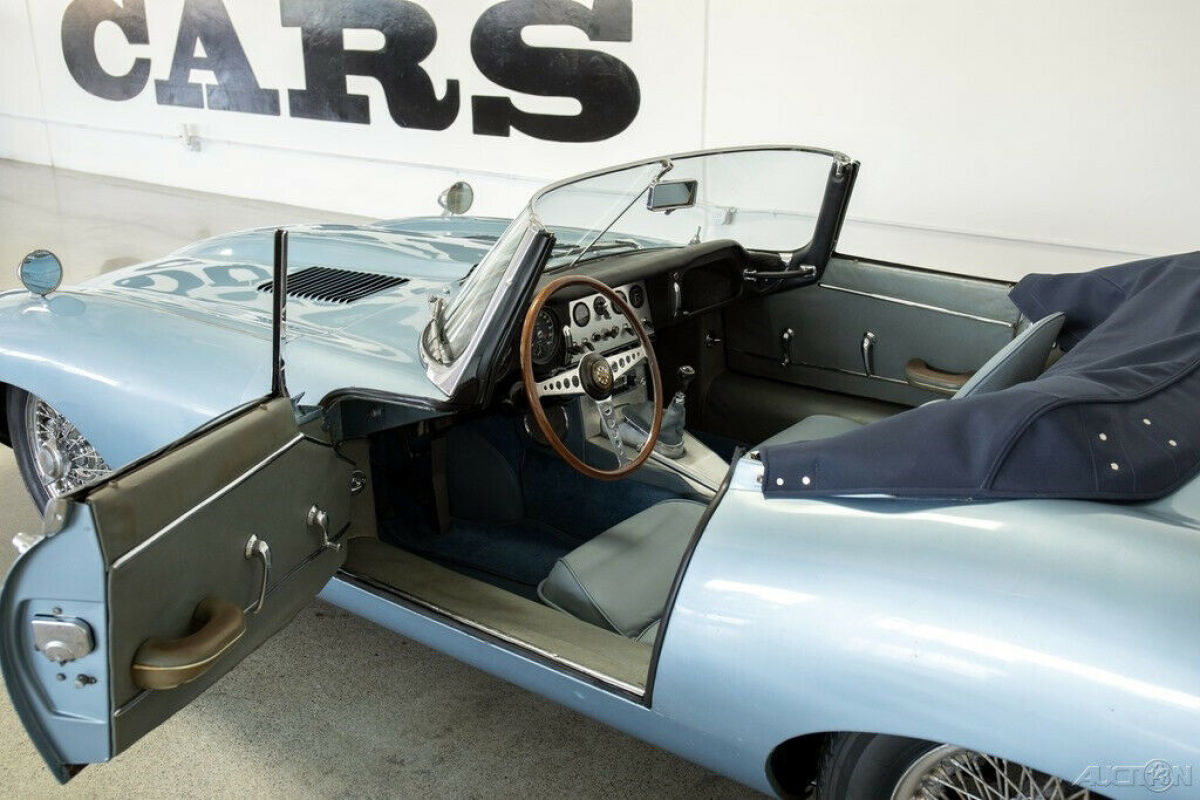 1963 Jaguar E-Type 3.8 liter Series 1 Roadster - photo 10